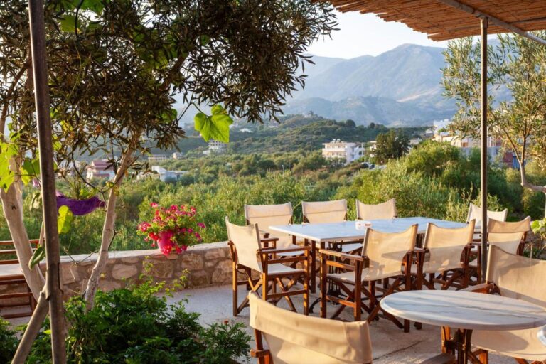 Toni Retzo Rooms in Hirmare mountain view from the terrace