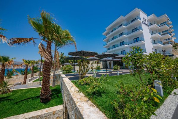 El Primero Hotel in Sarande outside view of the hotel