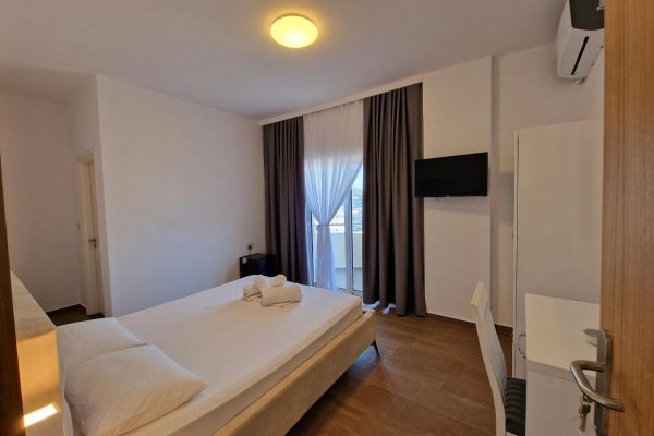 Hotel Queen Margaret Seaside in Ksamil dubble bed with balcony