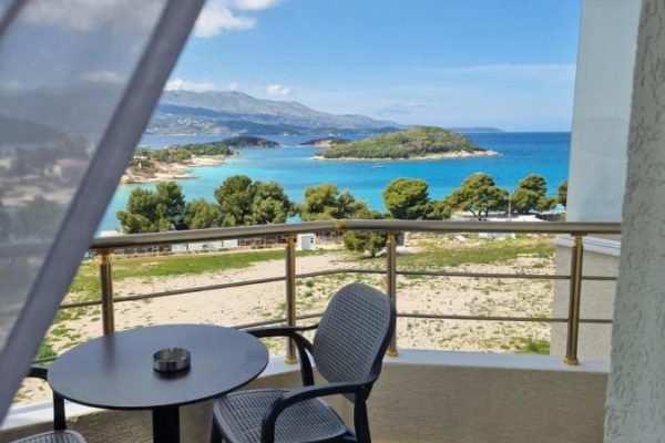 Hotel Queen Margaret Seaside in Ksamil with view over the ocean