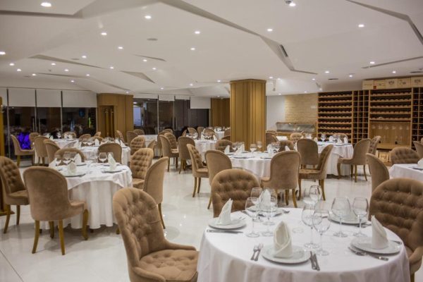 Restaurant van Santa Quaranta Premium Resort