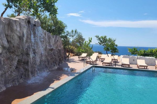 Vila Bello in Ksamil poolside with ocean on the background