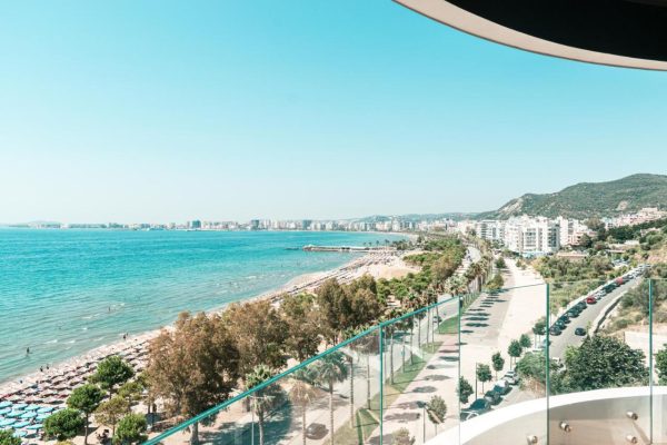 Yacht Hotel in Vlorë beach veiw over the city